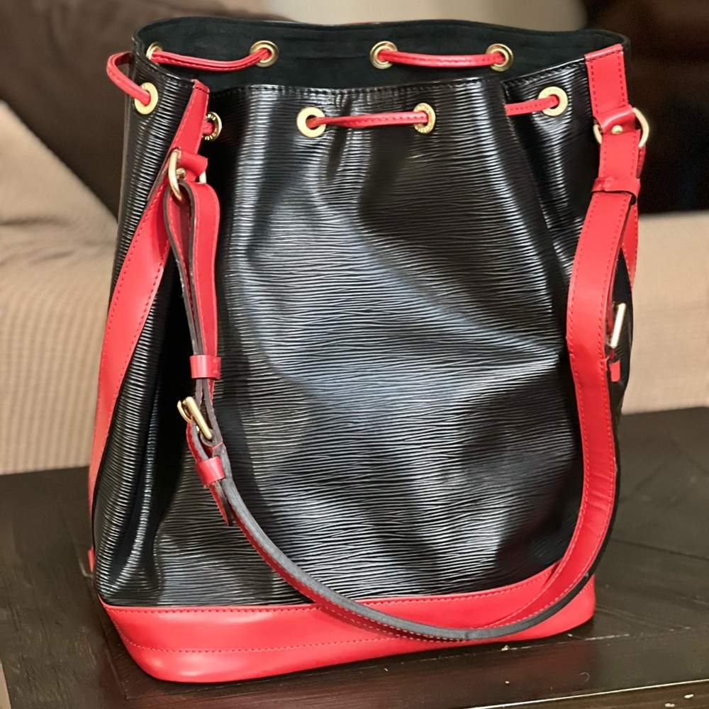 Louis Vuitton Epi Bicolor Noé Bag